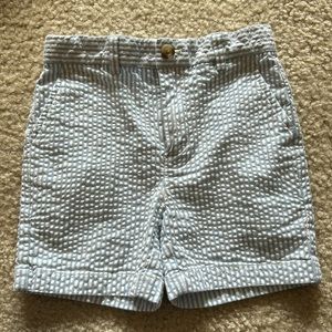 Vineyard Vines sport 4T flat front shorts seer sucker